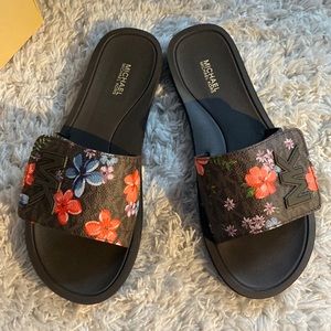 Michael Kors flower slides
